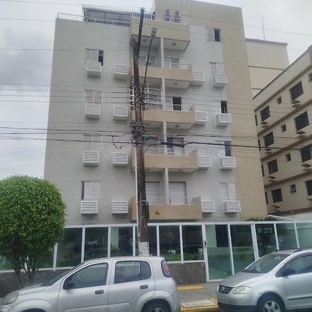 Apartamento Na Enseada グァルジャー エクステリア 写真